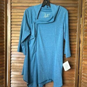 Brand new with tag you Lur fashion top size med